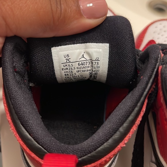 Red and white Jordans - Picture 4 of 4